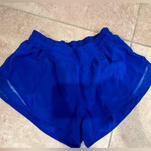 Lululemon hotty hot 2.5” size 6